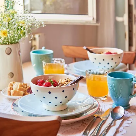 Light Filled Near Chiado, By Timecooler 리스본