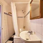 Appartamento Light Filled Near Chiado, By Timecooler